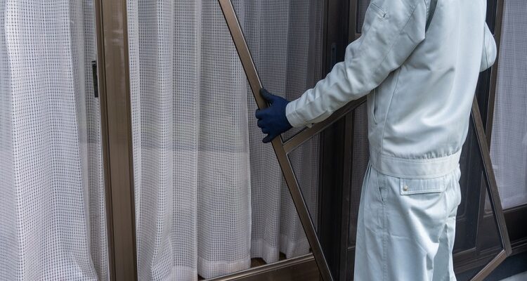 Reasons to Invest in A Retractable Screen Door Screen Door